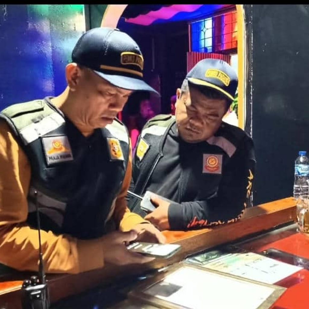 Satpol PP Padang Bubarkan 4 Tempat Hiburan Malam, 14 Wanita Diduga LC Diamankan