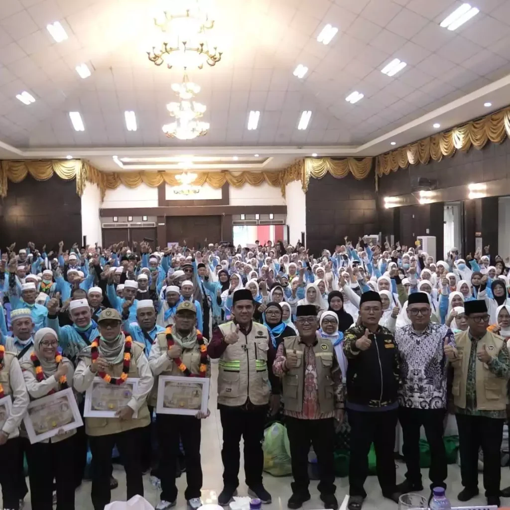 193 Jamaah Haji Pasaman Barat Tiba di Tanah Air, Bupati Yulianto Sambut Langsung di BIM