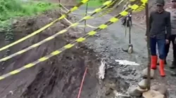 Jalan Provinsi Padang Koto Gadang Matur Putus Akibat Hujan Deras, Mobil Tak Bisa Melintas