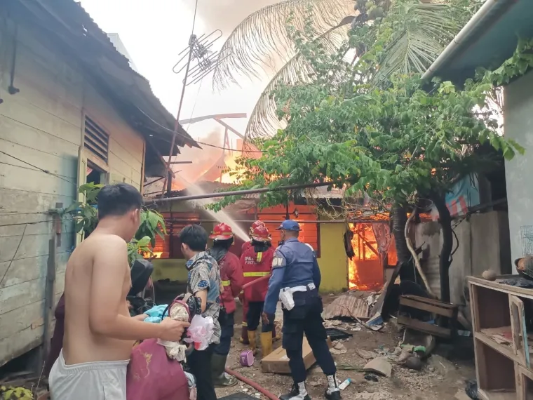 Kebakaran Pasar Raya Padang Hanguskan 34 Bangunan, Puluhan Warga Kehilangan Tempat Tinggal