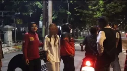 Minol Ilegal Disita Satpol PP Padang Saat Operasi Dini Hari, Seorang Wanita Diduga Mabuk Turut Diamankan