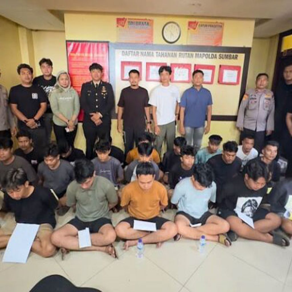 21 Penyebar Judi Online Diciduk Polda Sumbar, Polisi Sita Puluhan Ponsel dan Laptop