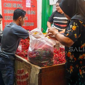 Harga Cabai Merah di Kota Padang Turun ke Rp32 Ribu pada 3 Juli 2026, Pembeli Ramai Datangi Pasar Bandar Buat