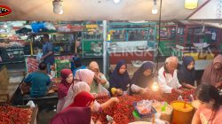 Harga Cabai di Pasar Raya Padang Bergejolak, Pedagang Beralih Belanja ke UD. Medina Cabe di Pasar Bandar Buat