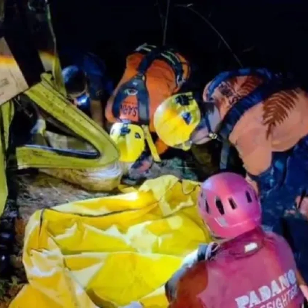 Mobil Masuk Jurang 80 Meter di Sitinjau Lauik Berakhir Tragis, Korban Ditemukan Meninggal
