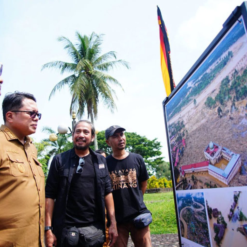 Pameran Foto Prahara Pulau Emas Resmi Dibuka Wabup Tanah Datar, Angkat Fakta Bencana Lewat Karya Jurnalistik