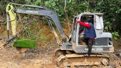 Polda Sumbar Tangkap Dua Operator PETI di Solok Selatan Saat Gunakan Excavator