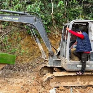 Polda Sumbar Tangkap Dua Operator PETI di Solok Selatan Saat Gunakan Excavator