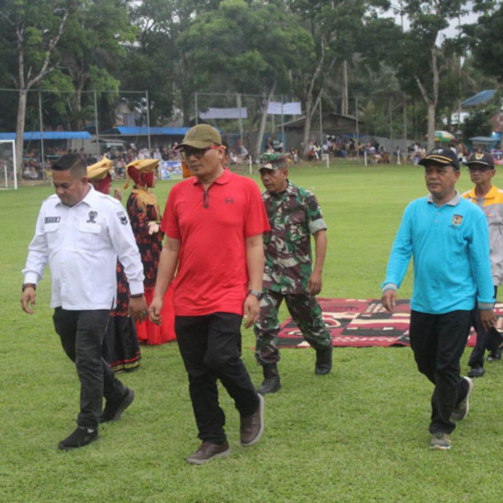 Sekda Pasbar Buka PORSIS Cup XIX, Turnamen 32 Klub Siap Lahirkan Atlet Berprestasi
