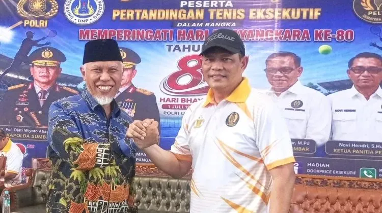 Tenis Eksekutif Resmi Dibuka Kapolda Sumbar, Gubernur Saksikan Laga Eksibisi yang Perkuat Sinergi