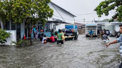 Banjir di Kota Padang Berangsur Surut, Warga Mulai Kembali ke Rumah dan Bersihkan Lingkungan