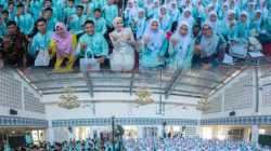 Cerint Iralloza Motivasi Ratusan Siswa SMAN 1 Padang Jadi Pemimpin Berkarakter
