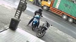 Pencurian Kotak Amal PMI di Aciak Mart kota Padang Terekam CCTV, Pelaku Masih Dicari