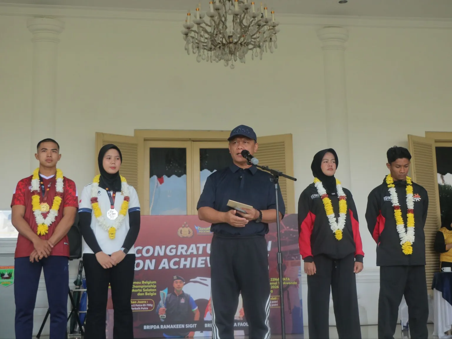 Polda Sumbar Apresiasi Atlet Berprestasi Internasional Kapolda Targetkan Sumbar Masuk 5 Besar PON 2028
