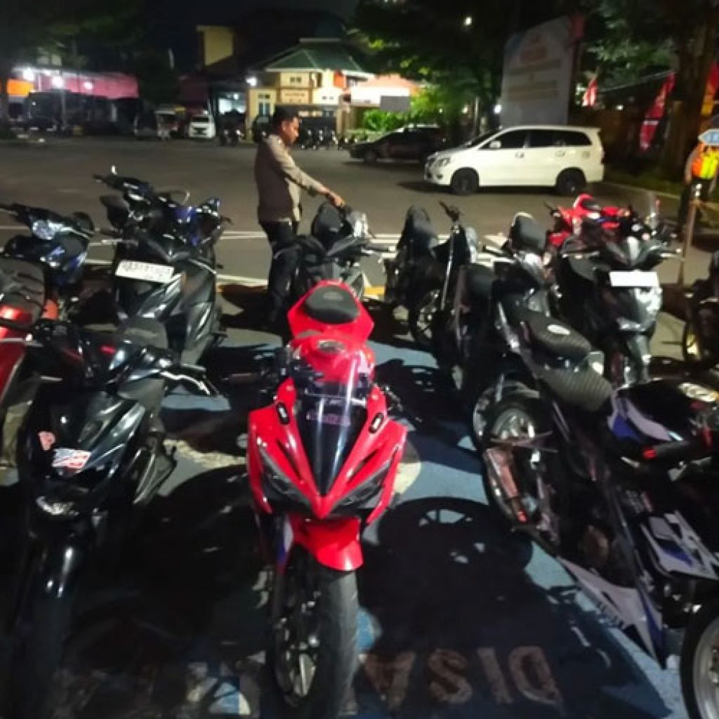 Polresta Padang Amankan 21 Motor Balap Liar dan Tangkap Dua Pengedar Sabu