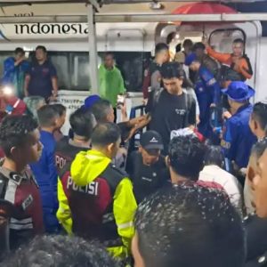 Ratusan Penumpang Mentawai Fast Dievakuasi Ditsamapta Polda Sumbar Setelah Kapal Mati Mesin