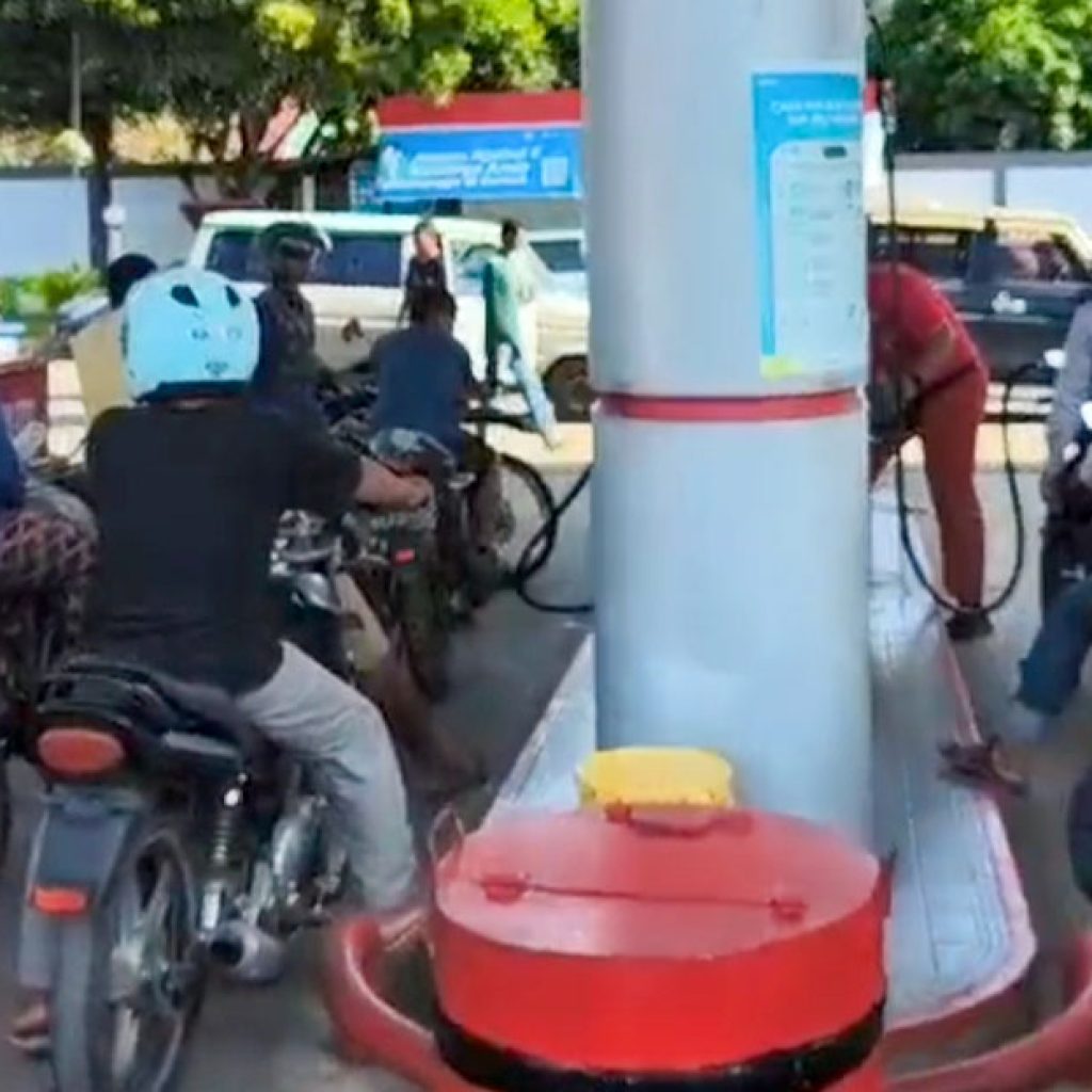 SPBU Batang Lingkin Pasaman Barat Diduga Sediakan Pompa Khusus Pelangsir BBM Subsidi, Antrean Warga Mengular