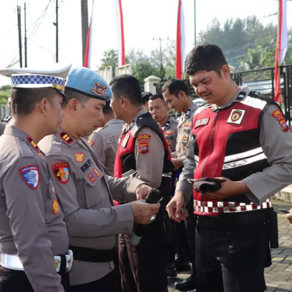 Wakapolres Pariaman Sidak HP Personel dan Tegaskan Larangan Judol serta Pinjol