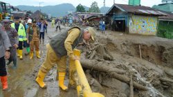 Banjir Bandang Solok, Mahyeldi Fokus Selamatkan Warga dan Pulihkan Wilayah Terdampak