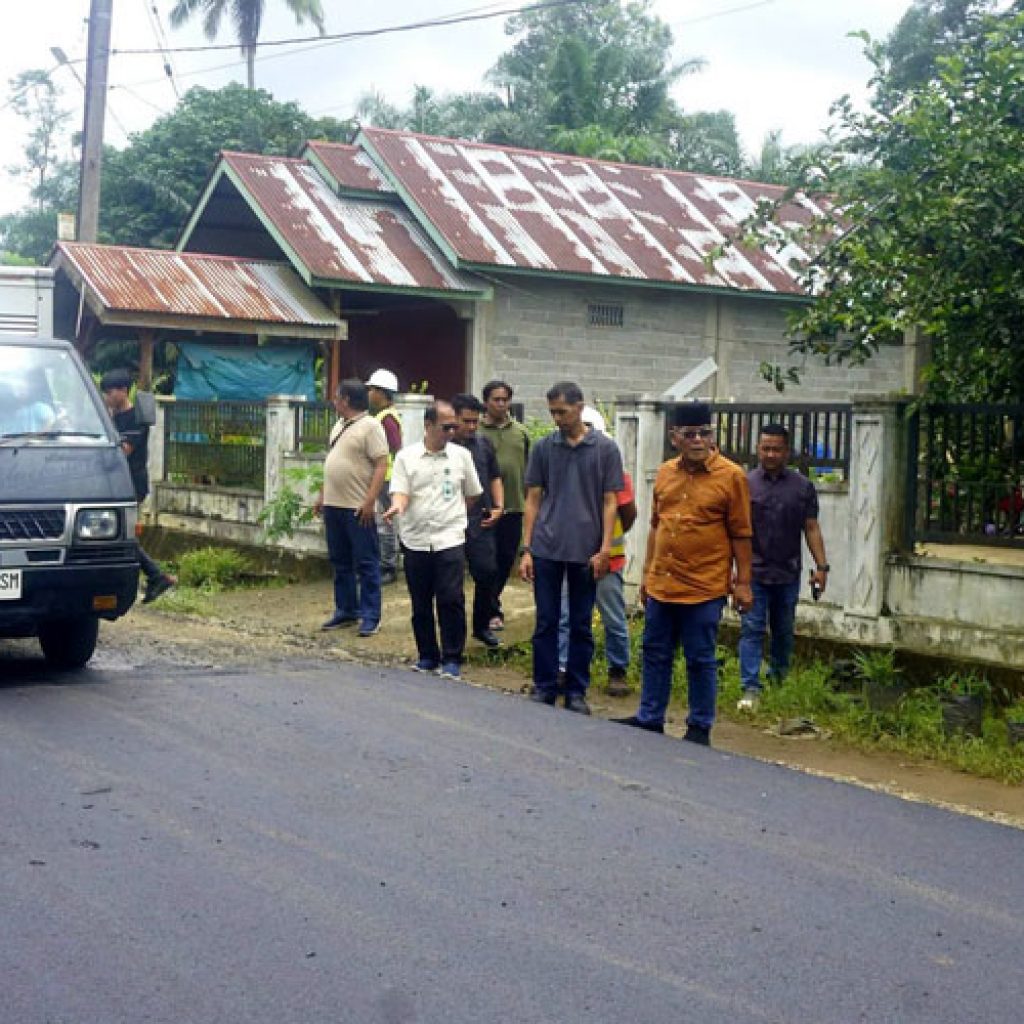 Jalan Simpang Tiga Alin-Paraman Ampalu Dibangun, Bupati Yulianto Soroti Dampaknya bagi Warga