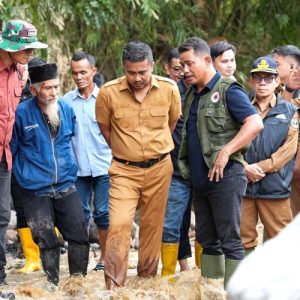 Wagub Vasko Dorong Kantor Pelayanan Darurat Usai Banjir Bandang Solok