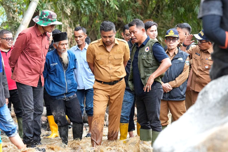 Wagub Vasko Dorong Kantor Pelayanan Darurat Usai Banjir Bandang Solok