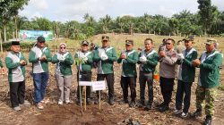 Kapolres Pasaman Barat Dukung Green Policing, Tanam Pohon Bersama Forkopimda di Padang Tujuh