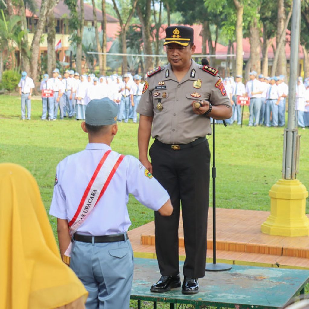 Kapolres Pasaman Barat Pembina Upacara di SMAN 1 Pasaman dan Beri Peringatan Tegas Soal Knalpot Brong hingga Judi Online