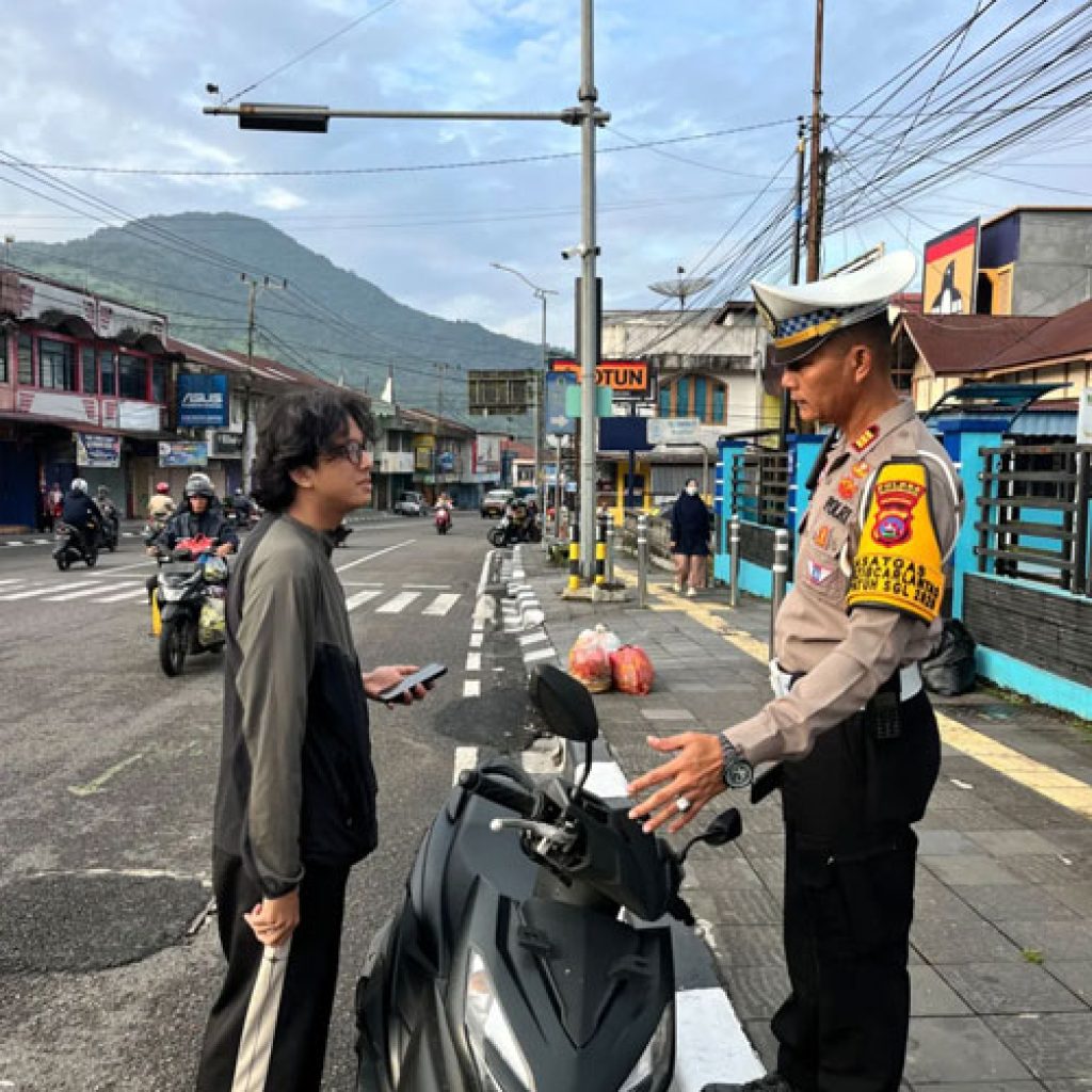 Kasat Lantas Polres Padang Panjang Turun ke Jalan, Operasi Patuh Singgalang 2026 Utamakan Edukasi Humanis