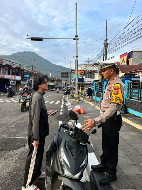 Kasat Lantas Polres Padang Panjang Turun ke Jalan, Operasi Patuh Singgalang 2026 Utamakan Edukasi Humanis