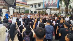 Mahasiswa BEM SI Sumbar Gelar Demo di DPRD, Tolak Krisis Iklim dan Tuntut Keadilan untuk Rakyat